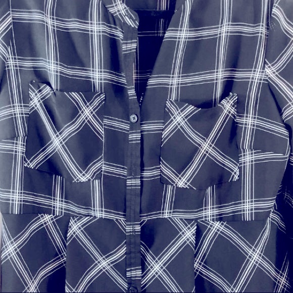 ⭐️HP⭐️ LIZ LANGE MATERNITY Black White Plaid Button-Up Womens Large - Picture 4 of 8
